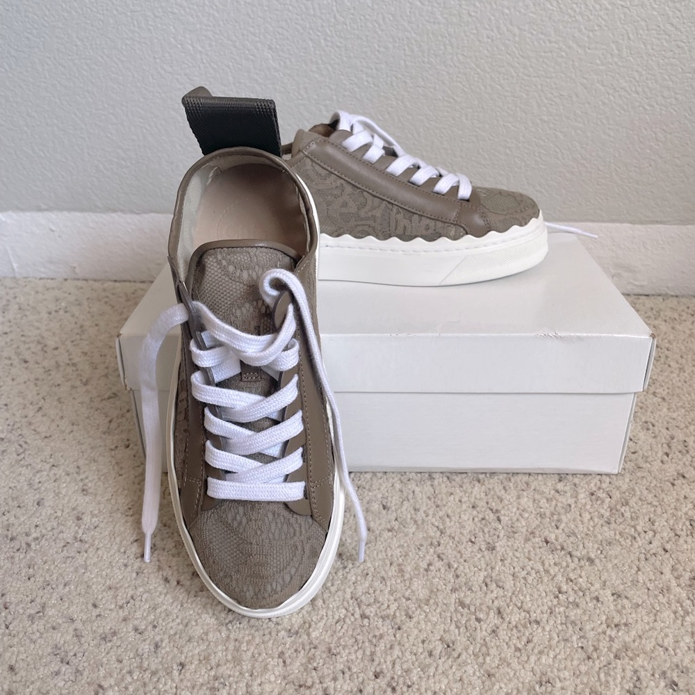 CHLOE Lauren Logo Lace
Platform Sneaker